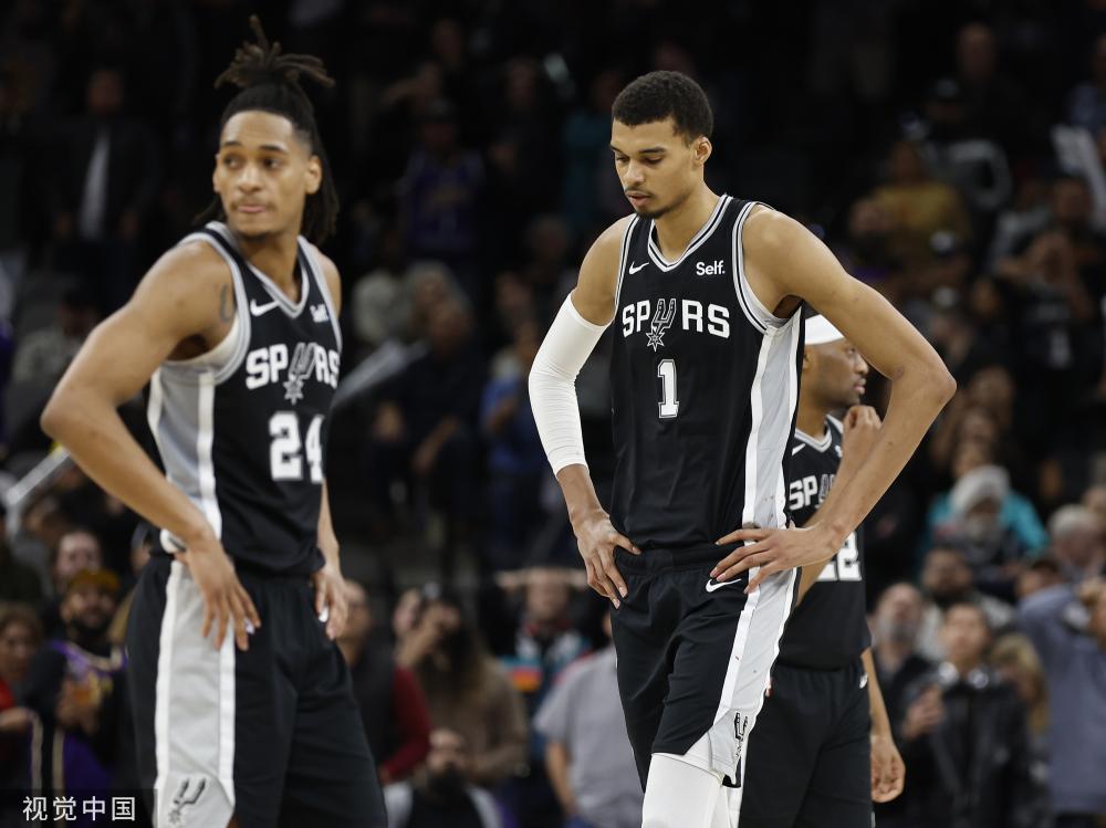 他迅速稳住 他迅速稳住