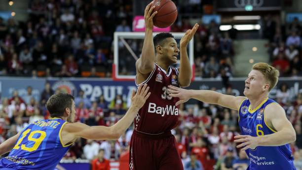 加的背景下 加的背景下